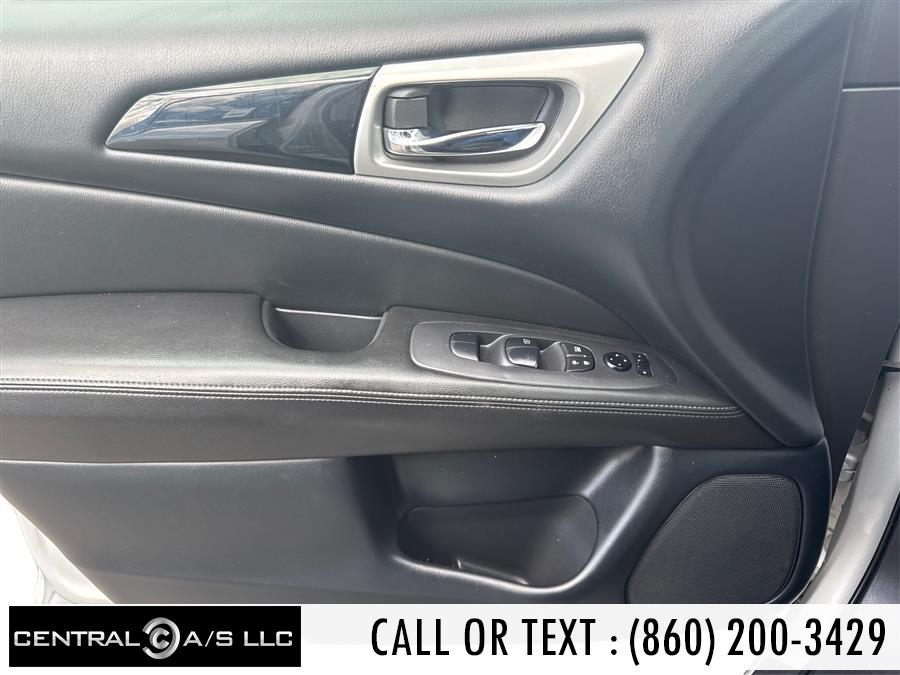 2019 Nissan Pathfinder S - Photo 17
