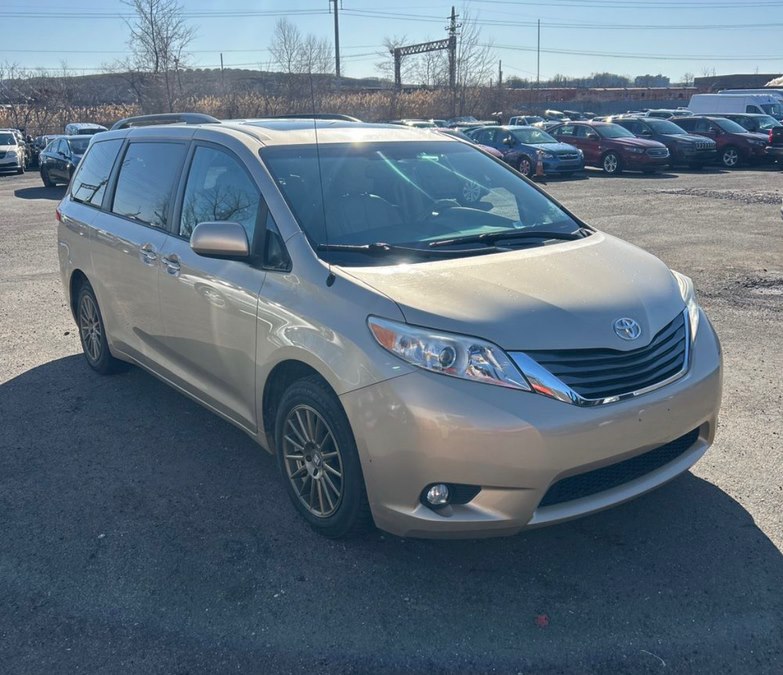 2013 Toyota Sienna Limited V6 AWD 7-Passenger's photo