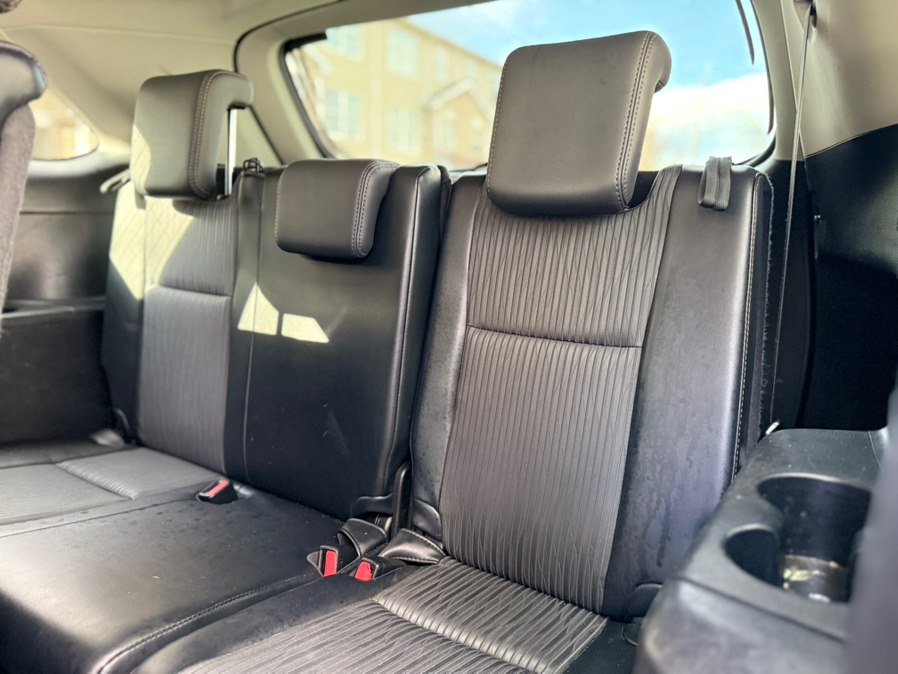 2015 Toyota Highlander LE Plus - Photo 8