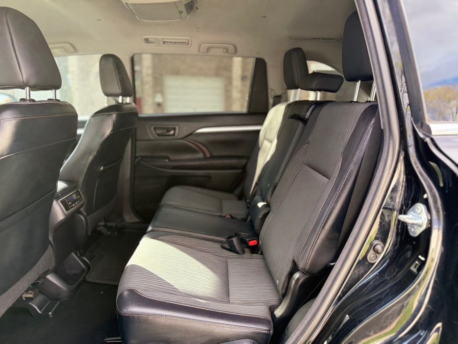2015 Toyota Highlander LE Plus - Photo 10