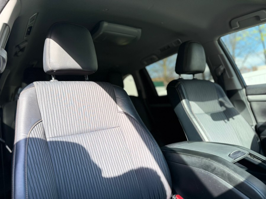 2015 Toyota Highlander LE Plus - Photo 15