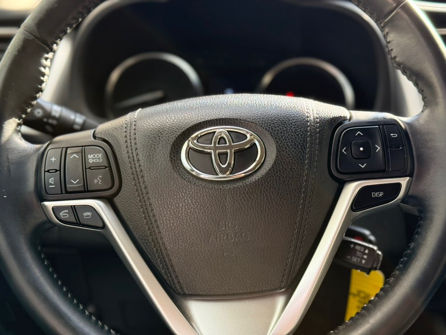 2015 Toyota Highlander LE Plus - Photo 23