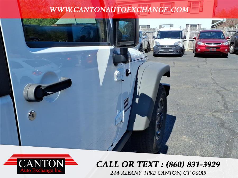 2017 Jeep Wrangler Willys Wheeler - Photo 10