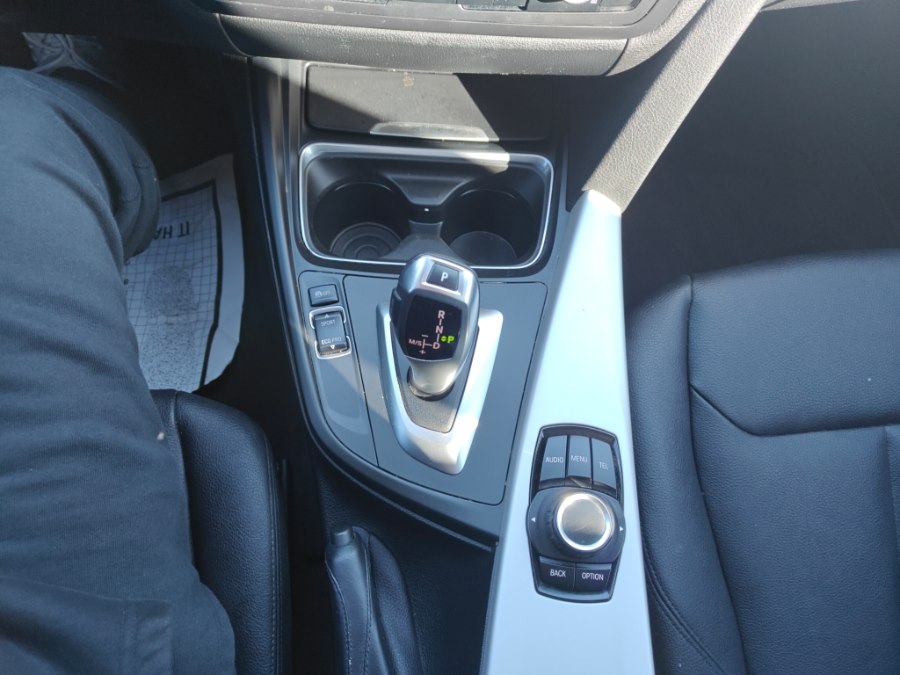 2015 BMW 3 Series 320i - Photo 22