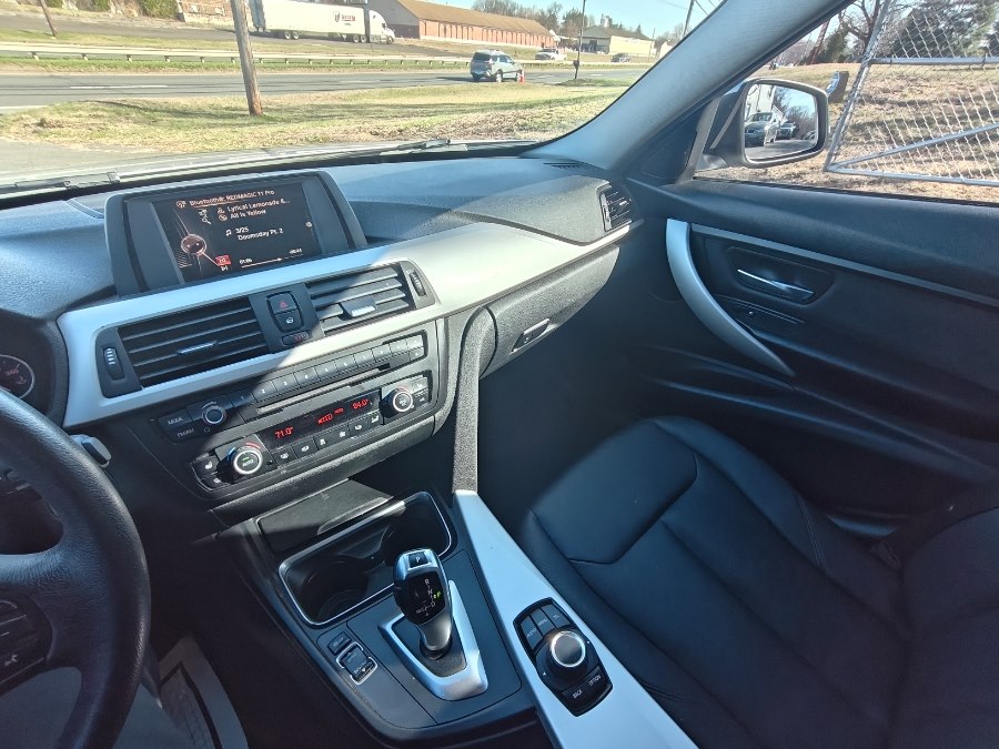 2015 BMW 3 Series 320i - Photo 21