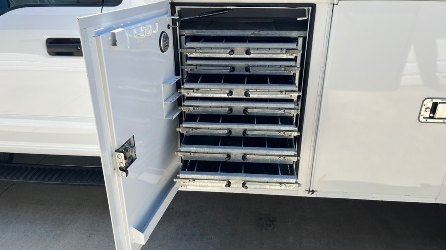 2017 Ford F-550 - Photo 7