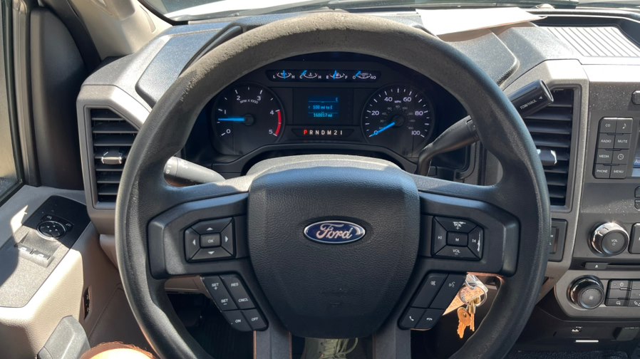 2017 Ford F-550 - Photo 18
