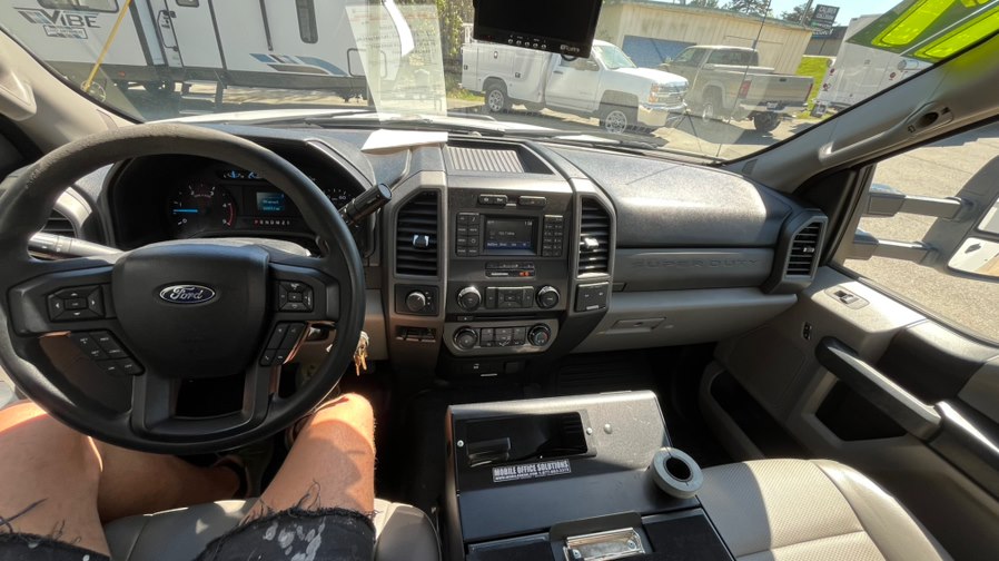 2017 Ford F-550 - Photo 19