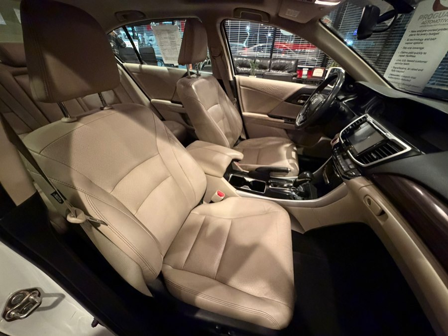 2017 Honda Accord EX-L - Photo 10