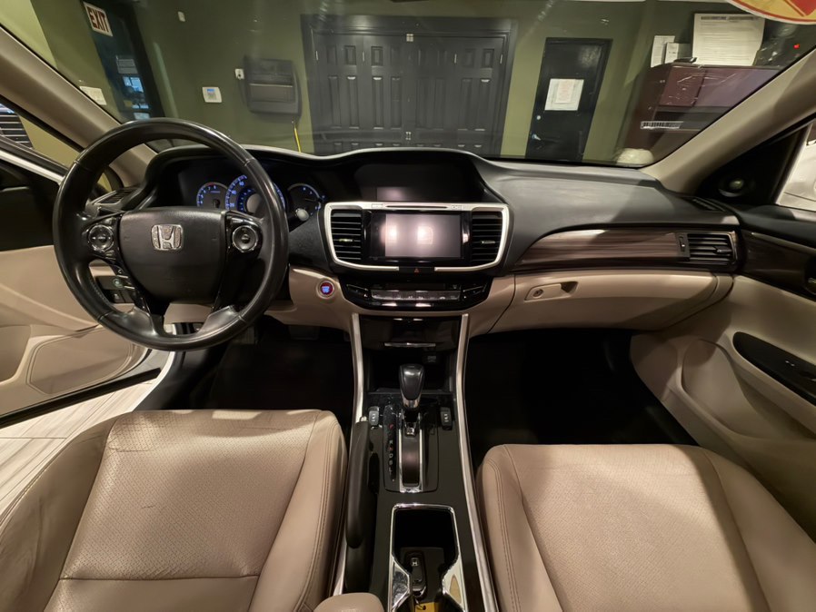 2017 Honda Accord EX-L - Photo 12