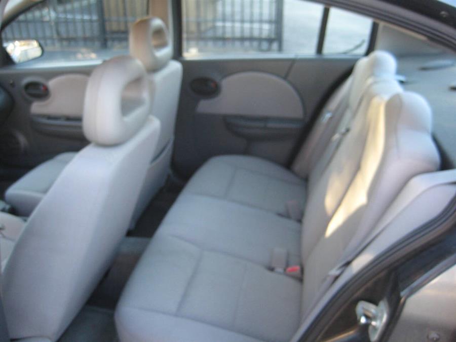 2005 Saturn ION 2 - Photo 9
