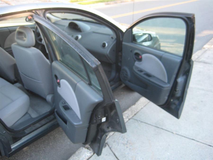 2005 Saturn ION 2 - Photo 11