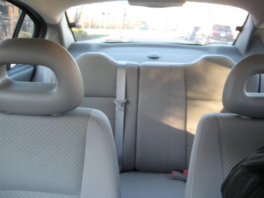 2005 Saturn ION 2 - Photo 17