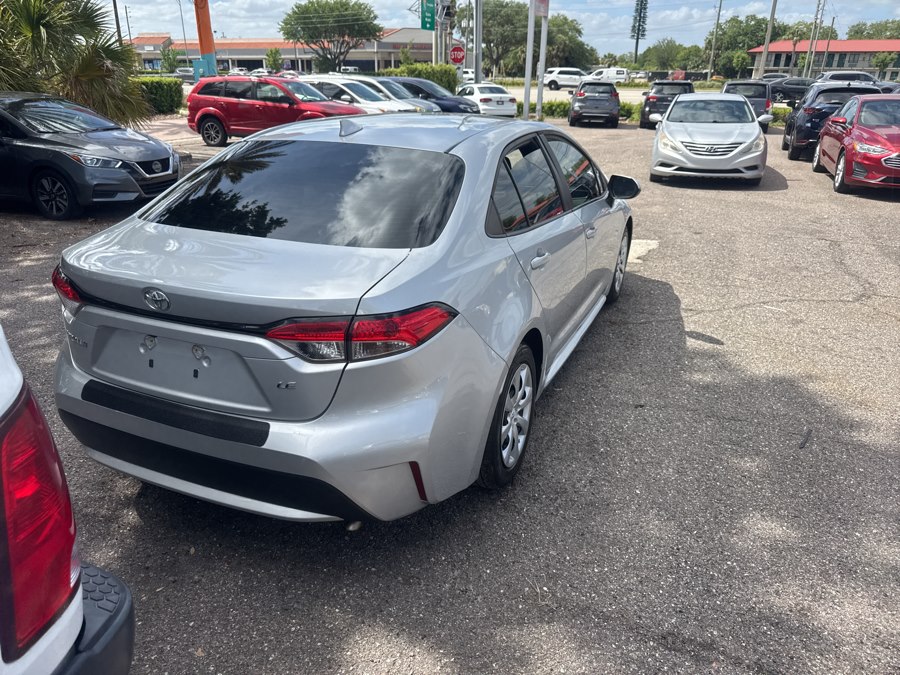 2021 Toyota Corolla LE - Photo 3