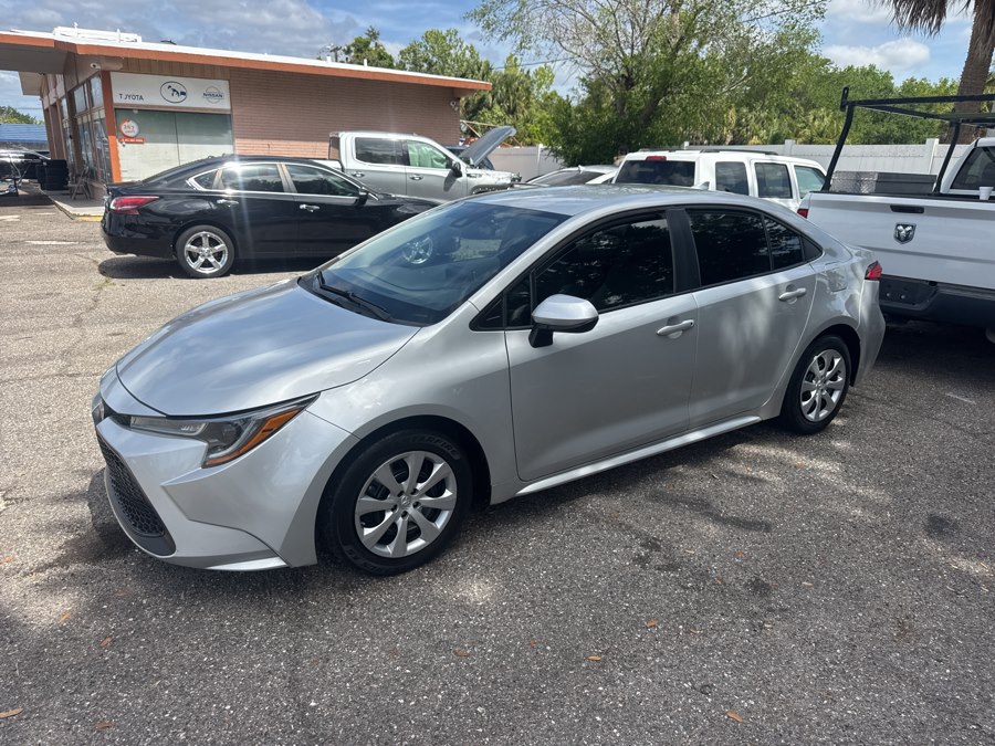 2021 Toyota Corolla LE - Photo 1