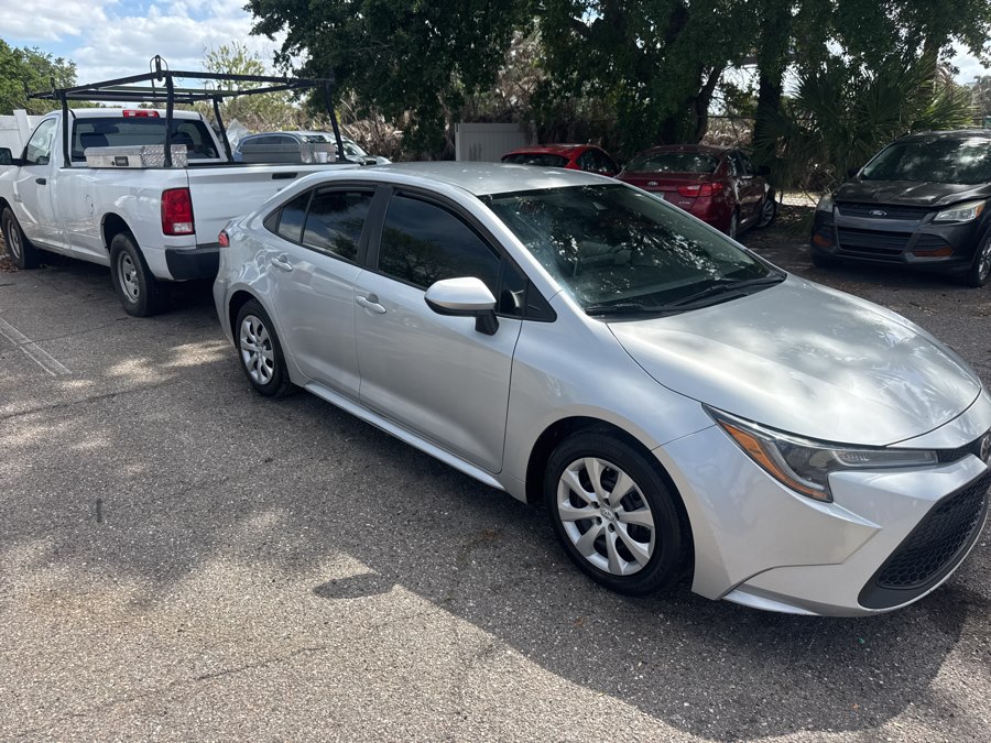 2021 Toyota Corolla LE - Photo 2