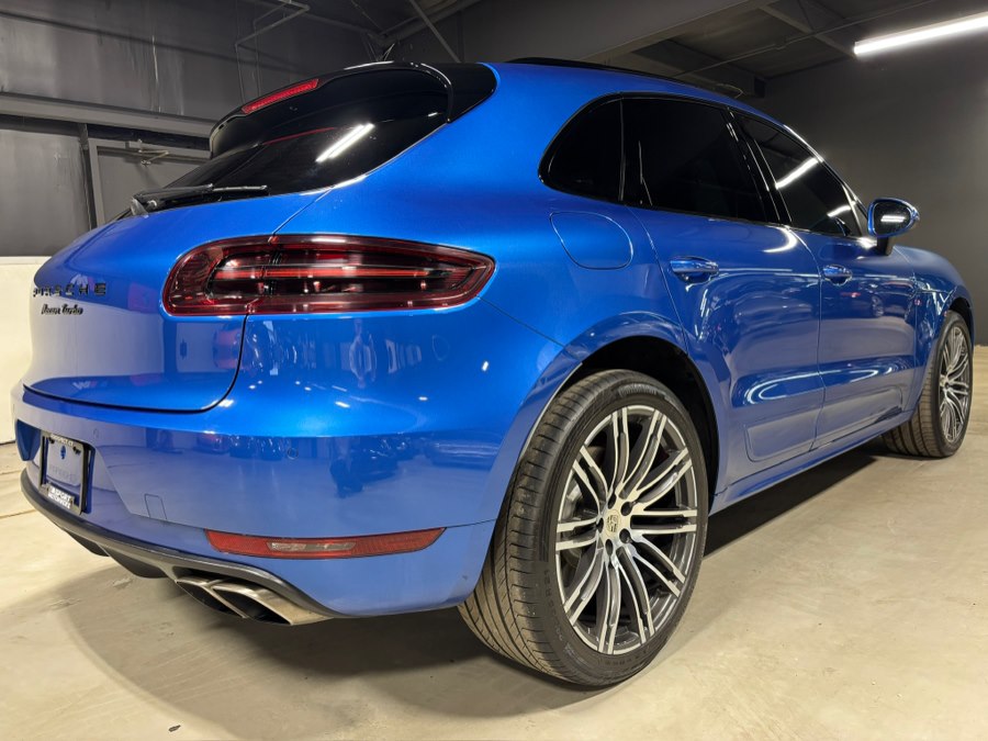 2017 Porsche Macan Turbo's photo