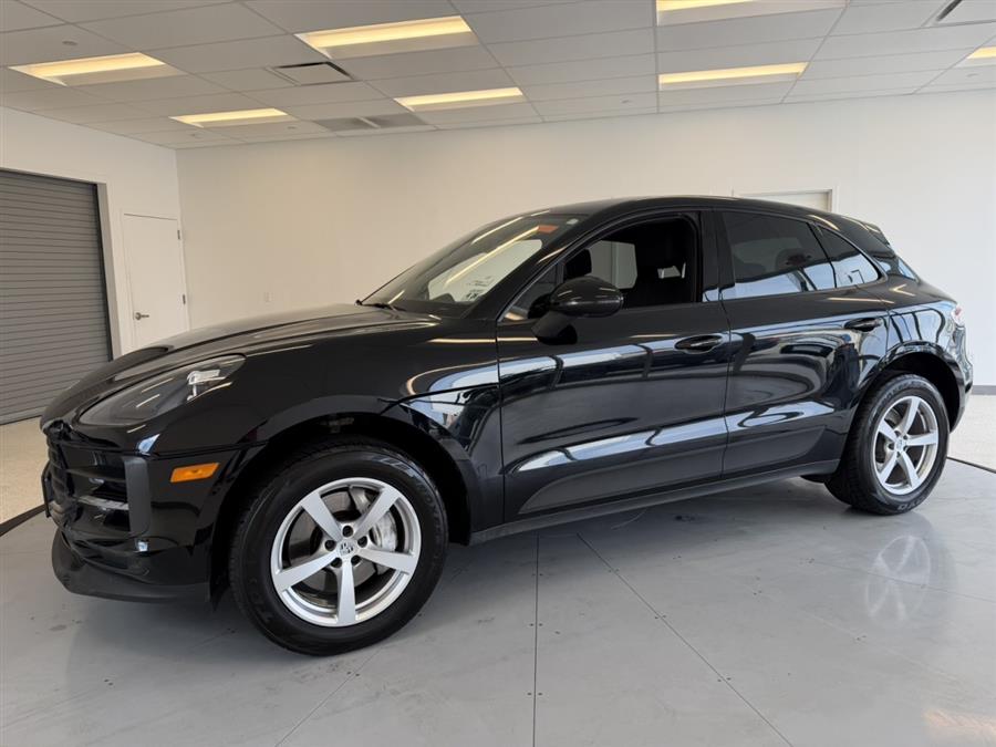2021 Porsche Macan -'s photo