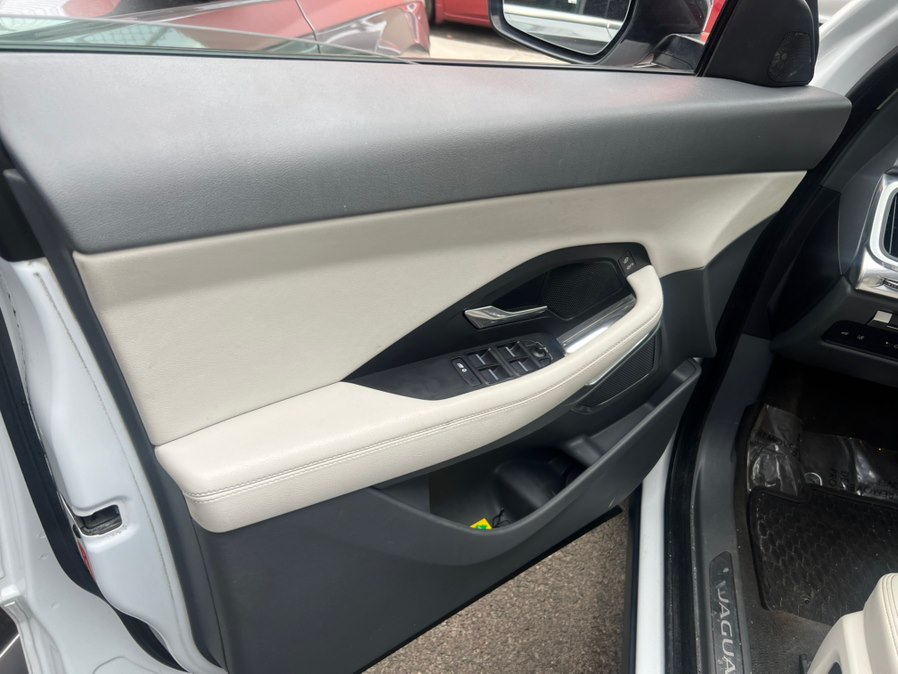 2019 Jaguar E-PACE S - Photo 7