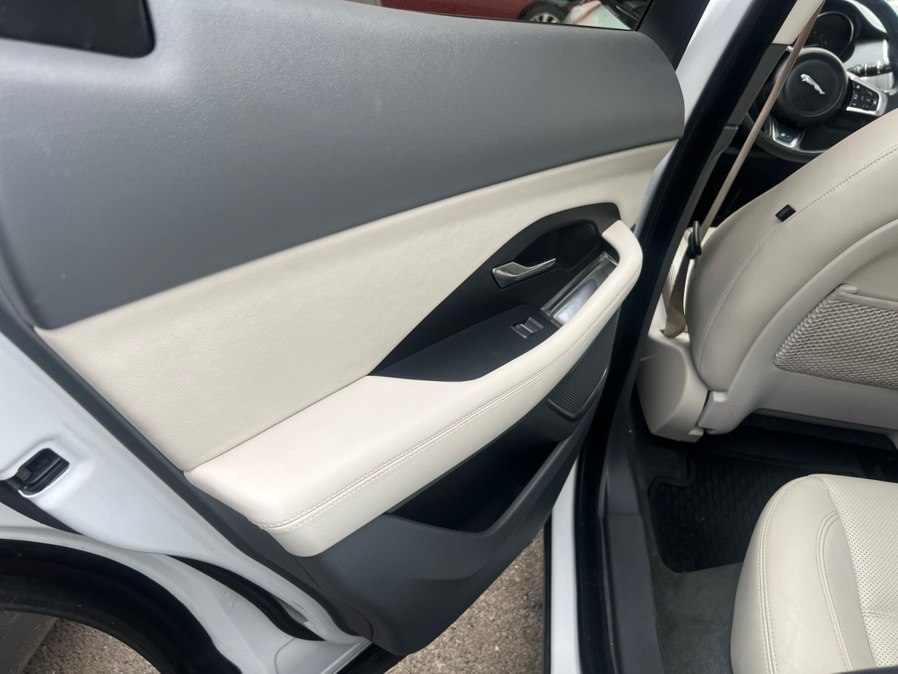 2019 Jaguar E-PACE S - Photo 9