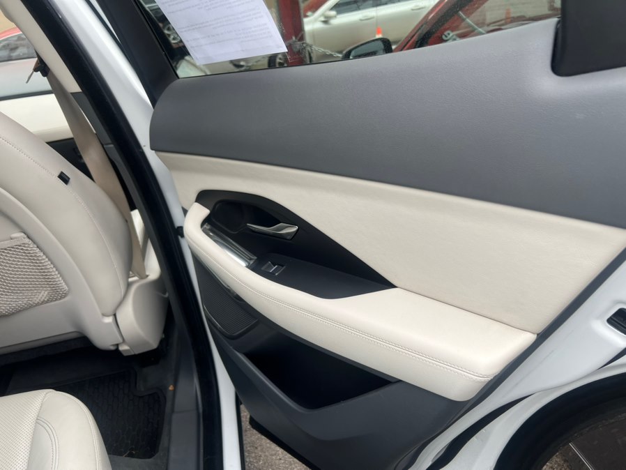 2019 Jaguar E-PACE S - Photo 11