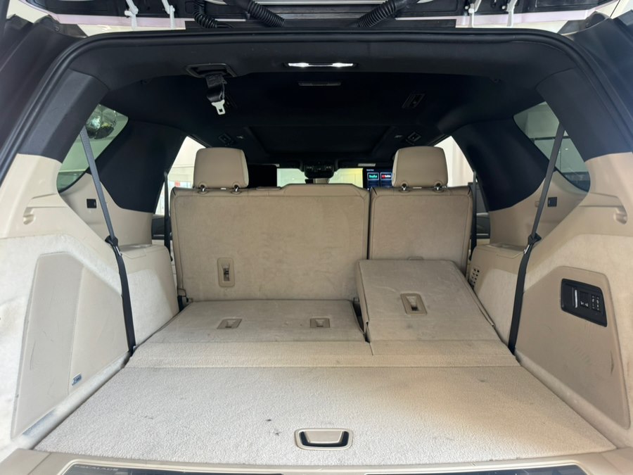 2024 Cadillac Escalade Premium Luxury - Photo 7