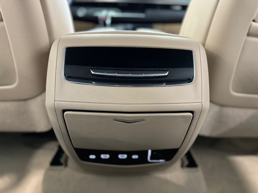 2024 Cadillac Escalade Premium Luxury - Photo 31
