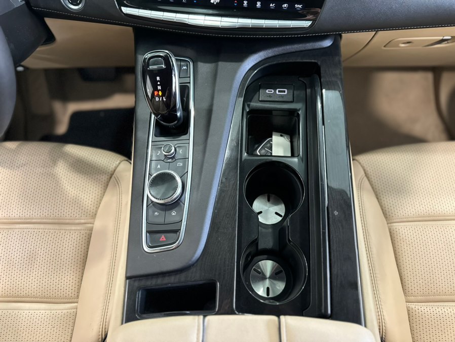 2024 Cadillac Escalade Premium Luxury - Photo 30