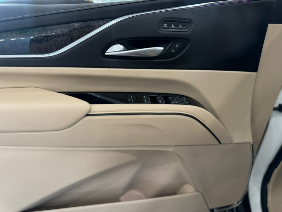 2024 Cadillac Escalade Premium Luxury - Photo 11