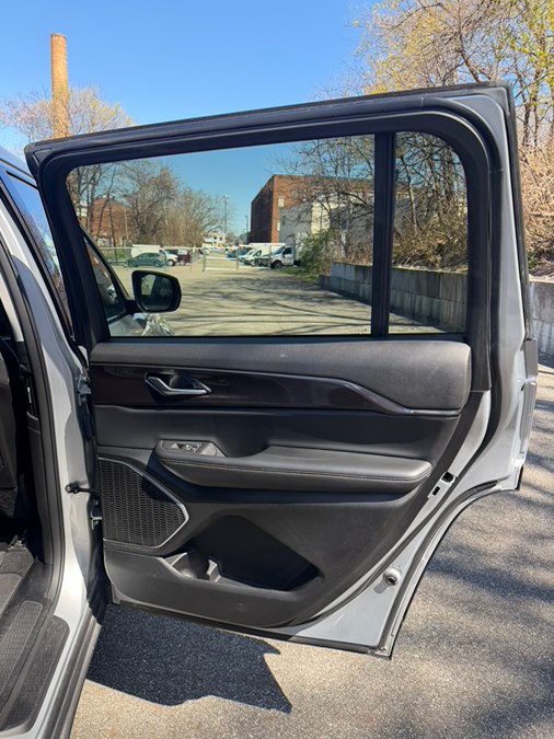 2022 Jeep Grand Cherokee L Laredo - Photo 19