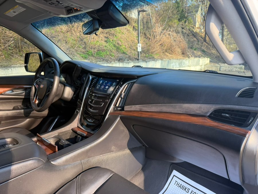 2018 Cadillac Escalade Luxury - Photo 25