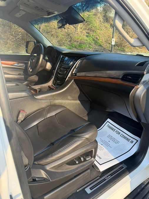 2018 Cadillac Escalade Luxury - Photo 23