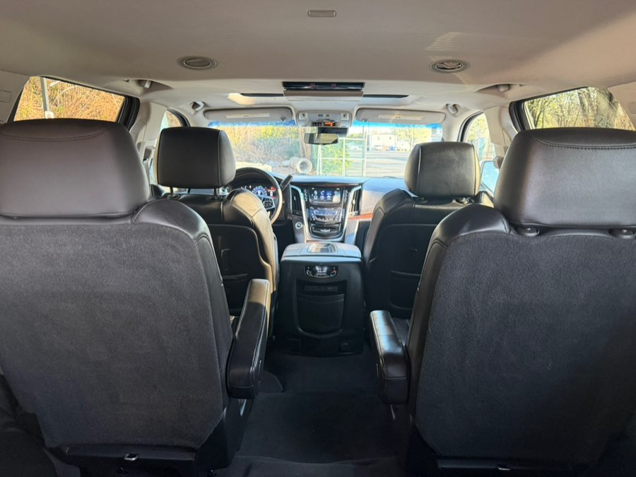 2018 Cadillac Escalade Luxury - Photo 16