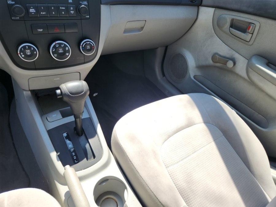 2009 Kia Spectra LX - Photo 16