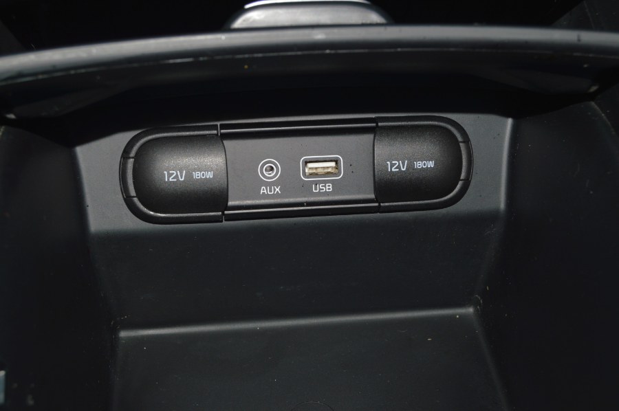 2020 Kia Sorento LX - Photo 27