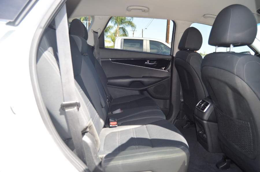 2020 Kia Sorento LX - Photo 19
