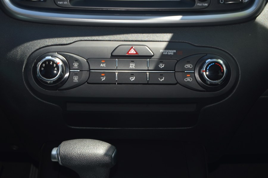 2020 Kia Sorento LX - Photo 25