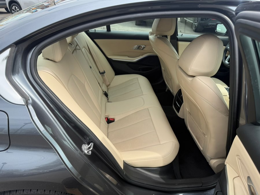 2022 BMW 3 Series 330i - Photo 8
