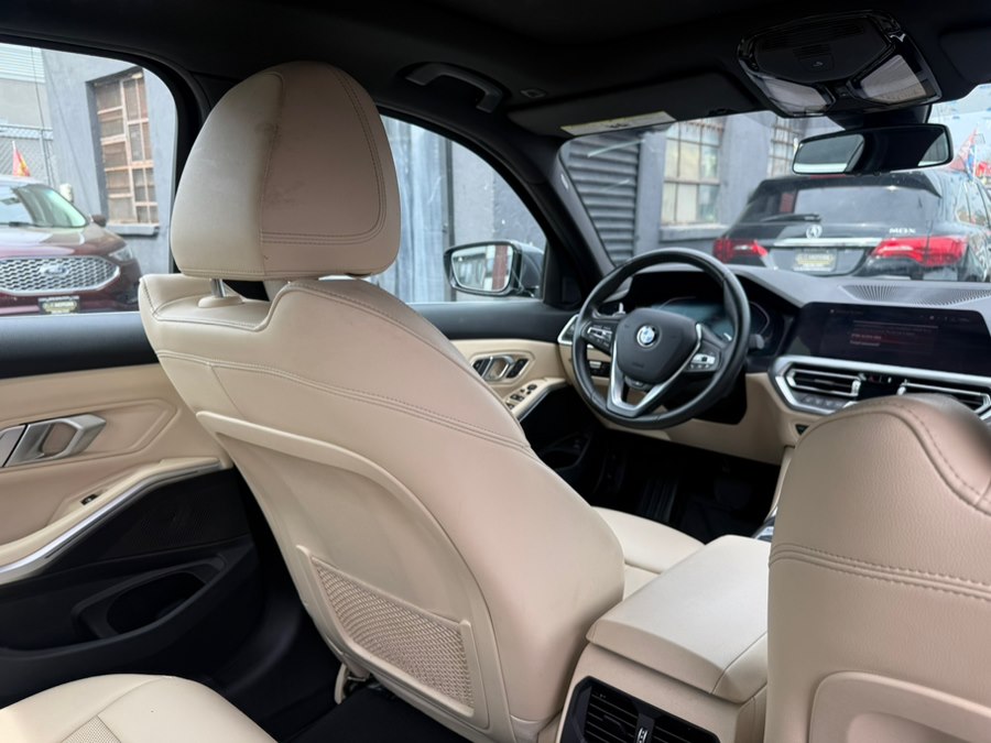 2022 BMW 3 Series 330i - Photo 10
