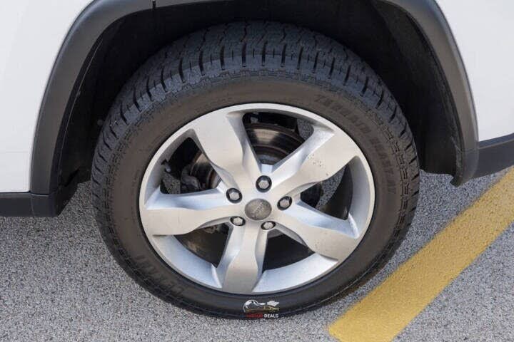 2013 Jeep Grand Cherokee Overland - Photo 25