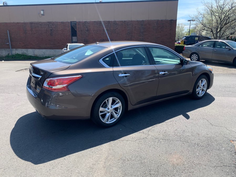 2013 Nissan Altima Sedan SV - Photo 10