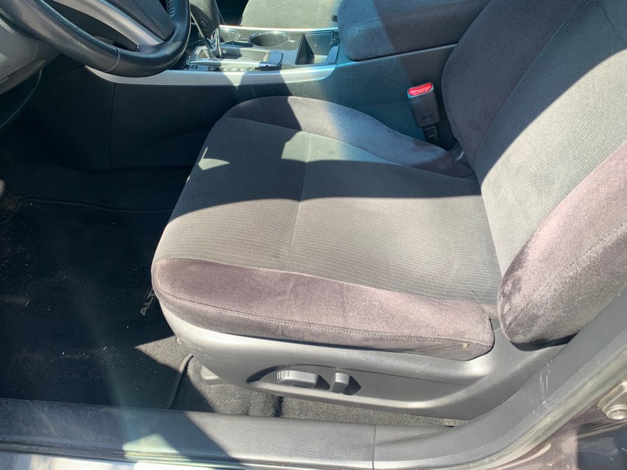 2013 Nissan Altima Sedan SV - Photo 17