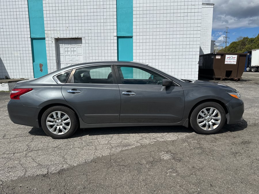 Used 2017 Nissan Altima in Milford, Connecticut | Dealertown Auto Wholesalers. Milford, Connecticut