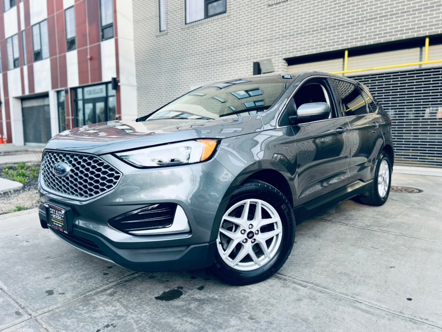 Carbonized Gray Metallic 2023 Ford Edge SEL AWD SUV / Crossover All-Wheel Drive Automatic