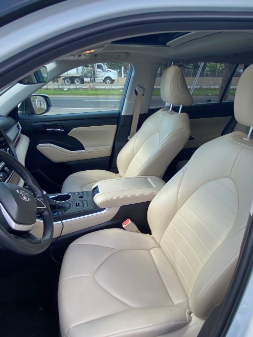2023 Toyota Highlander XLE - Photo 8