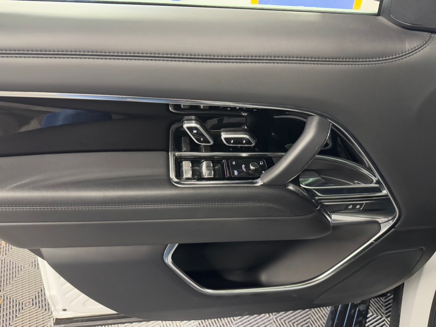 2023 Land Rover Range Rover SE - Photo 14