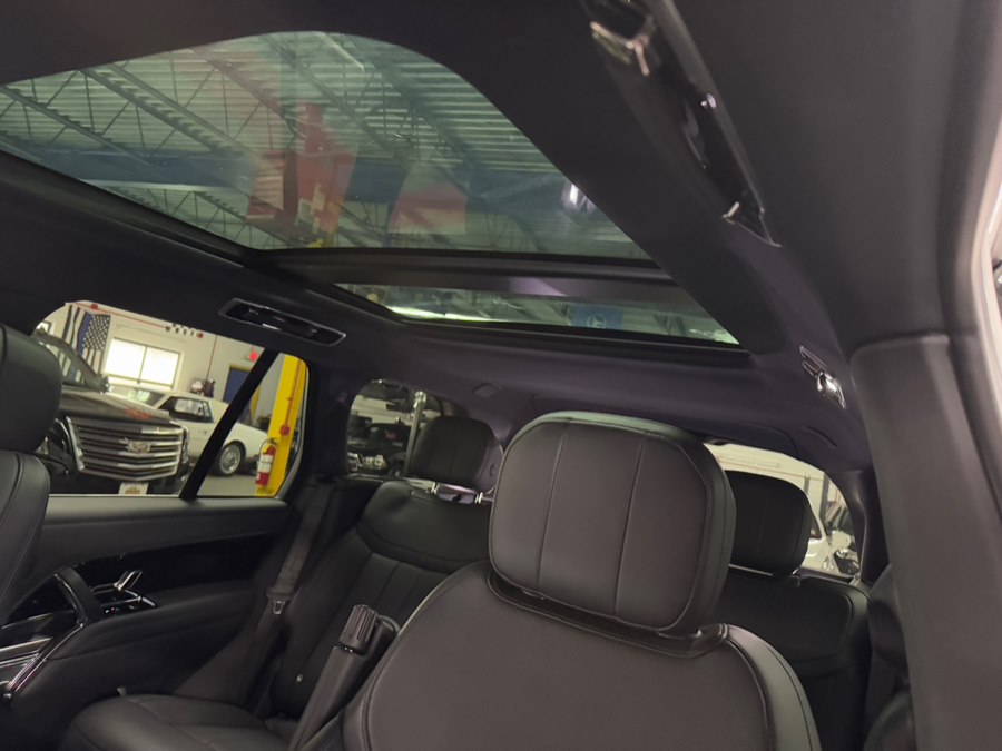 2023 Land Rover Range Rover SE - Photo 9