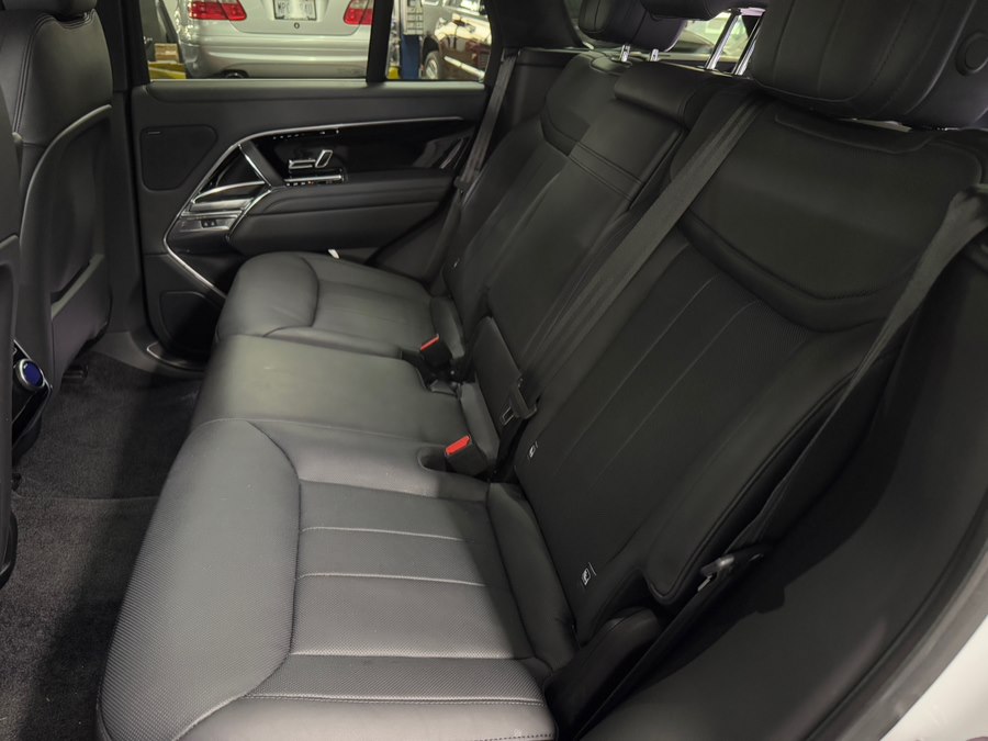 2023 Land Rover Range Rover SE - Photo 11