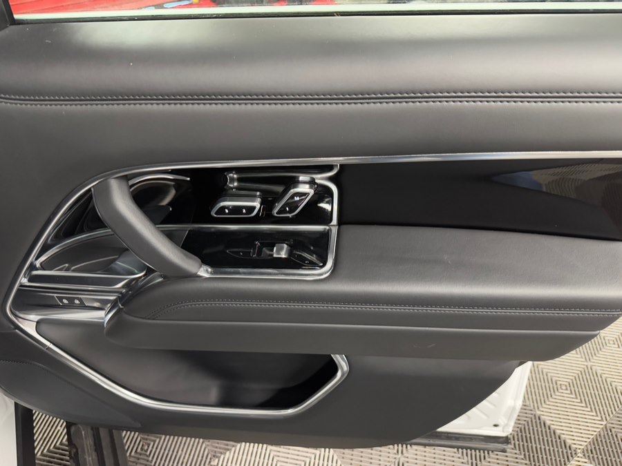 2023 Land Rover Range Rover SE - Photo 16