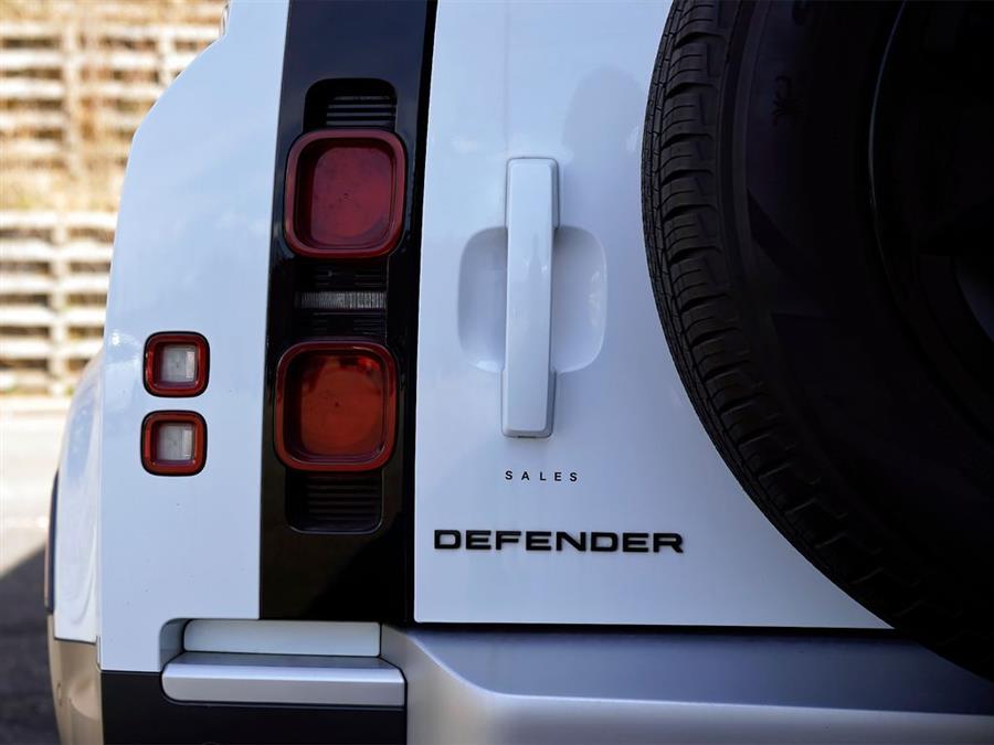 2023 Land Rover Defender S - Photo 11